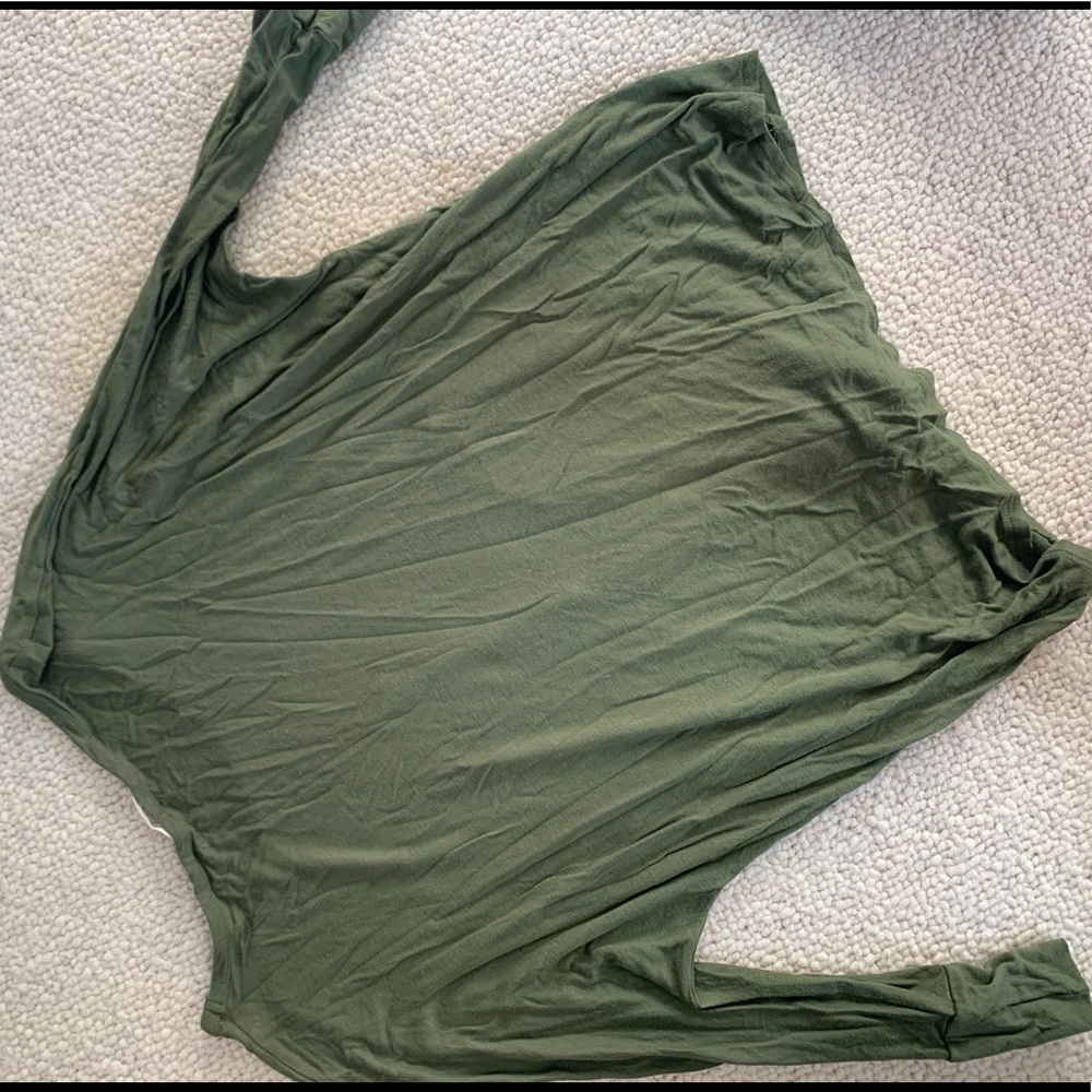 green top - Picture 3 of 5